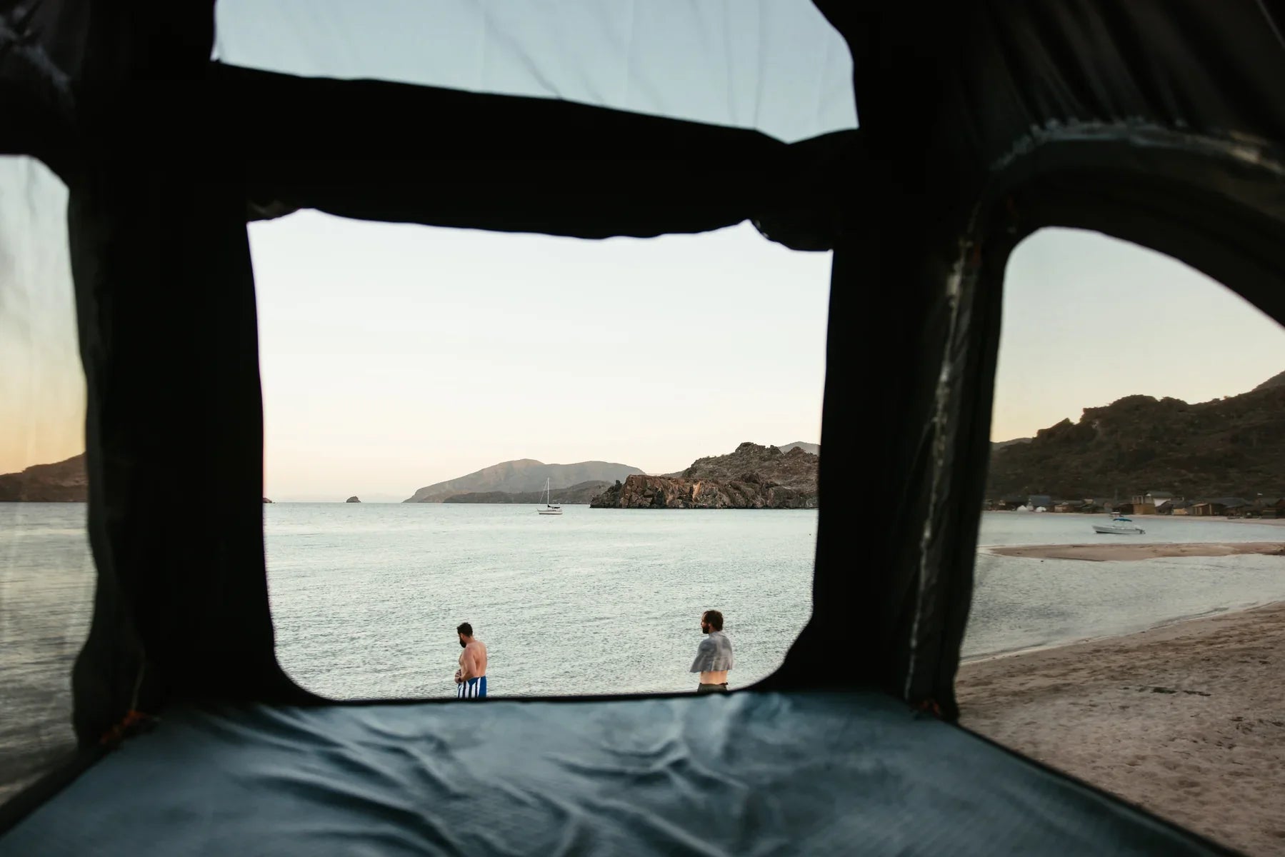 The Desperado Hard Shell Rooftop Tent